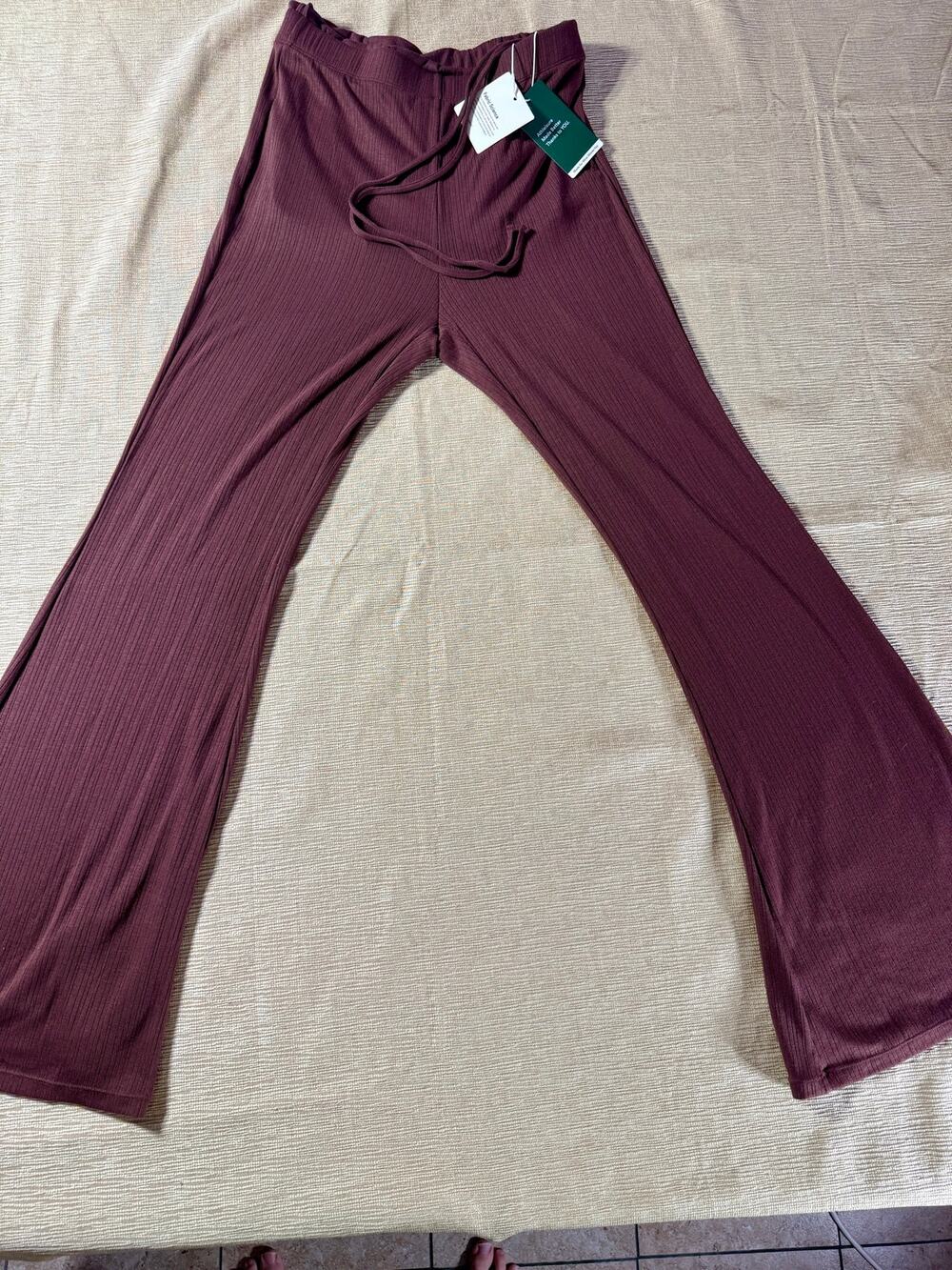 Halara Womens Flare Pants Small Regular NWT Ribbed Burgundy Drawstring Stretch